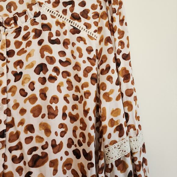 Cato Animal Print Top Tunic Lace Sleeve Ruffle Hem Button Front Lightweight LG - Picture 7 of 10